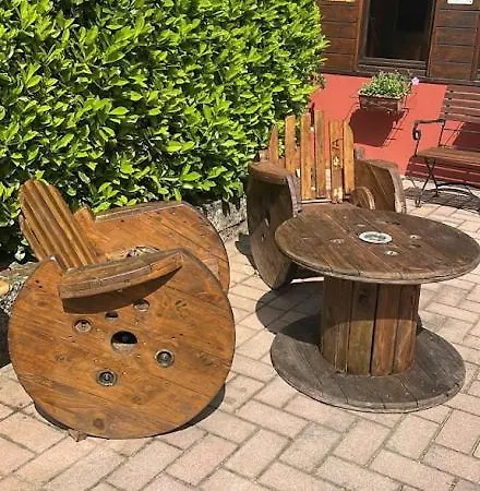 Mosci's Bed & Beer Bed and Breakfast San Damiano dʼAsti